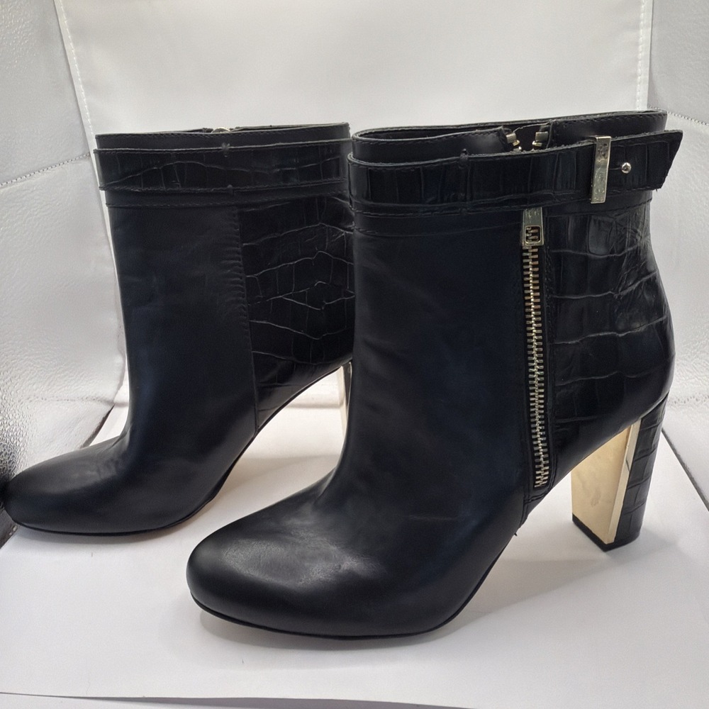 Ann Taylor Size 8M Black  Embossed Leather  Crocodile  Ankle Boot 3" Heels